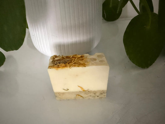 Savon solide fait main au calendula